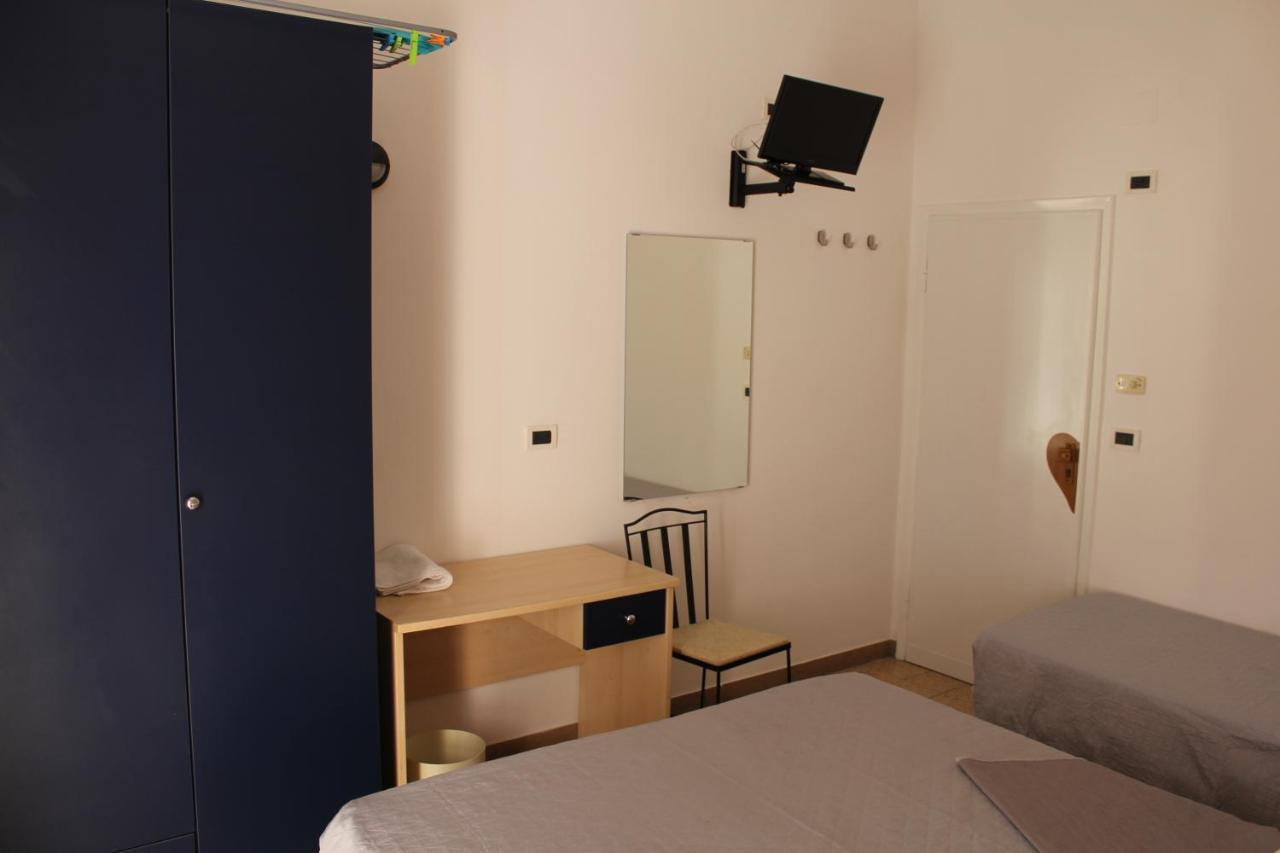 Hotel Mora Rimini Extérieur photo