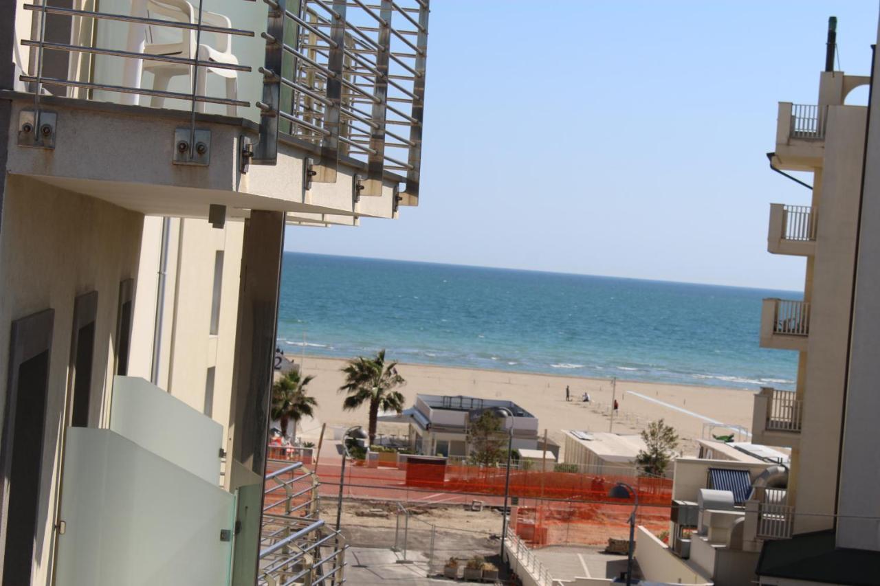 Hotel Mora Rimini Extérieur photo